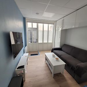 Studio Bien Equipe Au Calme A Montmartre